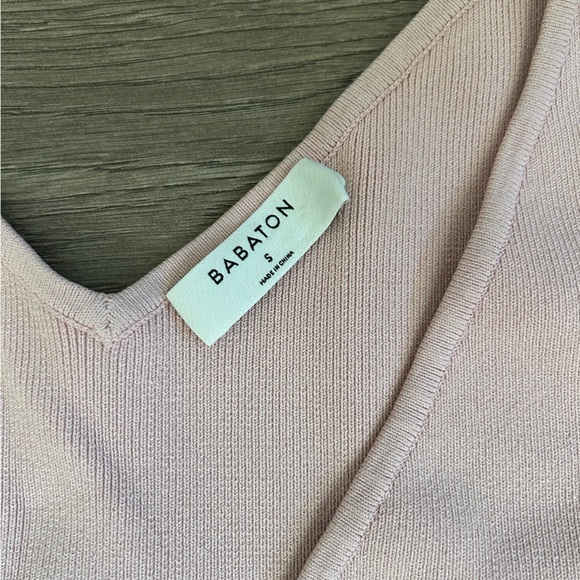 BABATON Aritzia Cropped Light Pink Shirt Size Small - Picture 3 of 7